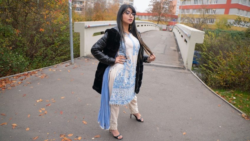 [fakehub] – [publicagent] – The Present In The Pocket Aaliyah Yasin, Denis Marti  Mom Pov Porn